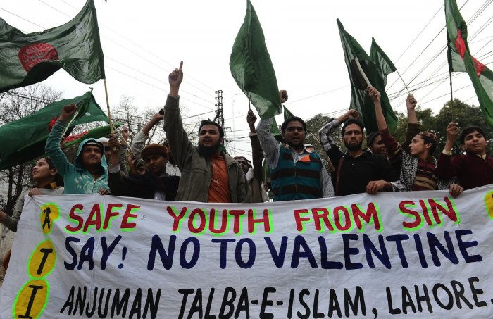 ”Валентин”-ны баярыг Пакистан улс тэмдэглэхийг хориглолоо