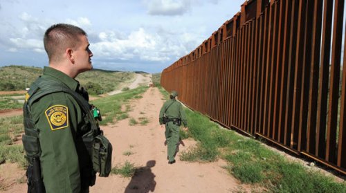 Мексикийн хил дээрх хана хэрмийг хоёр жилийн дотор барина