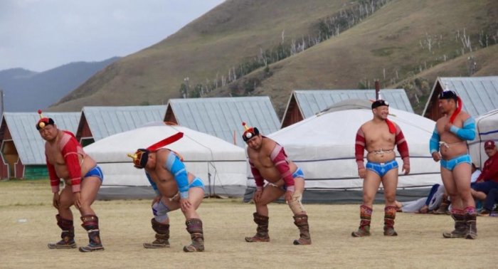 Монгол эрийн чимэг бөхчүүд фото