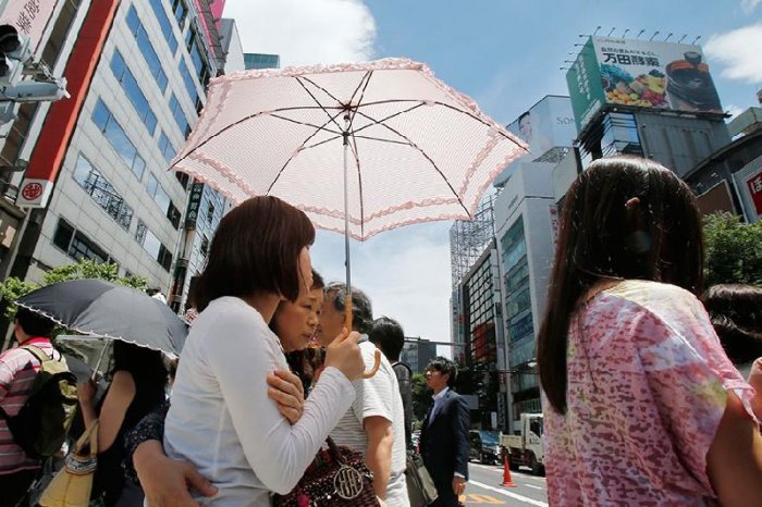 Японд хэт халууны улмаас мянга гаруй хүн цус харван эмнэлэгт хэвтжээ