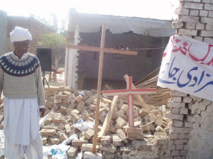​Афганистаны лалын сүм халдлагад өртөв