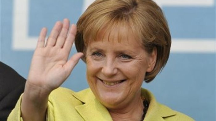Сирийн дүрвэгч гэр бүл “шинэ хүн”-дээ Ангела Меркель хэмээх нэр хайрлажээ