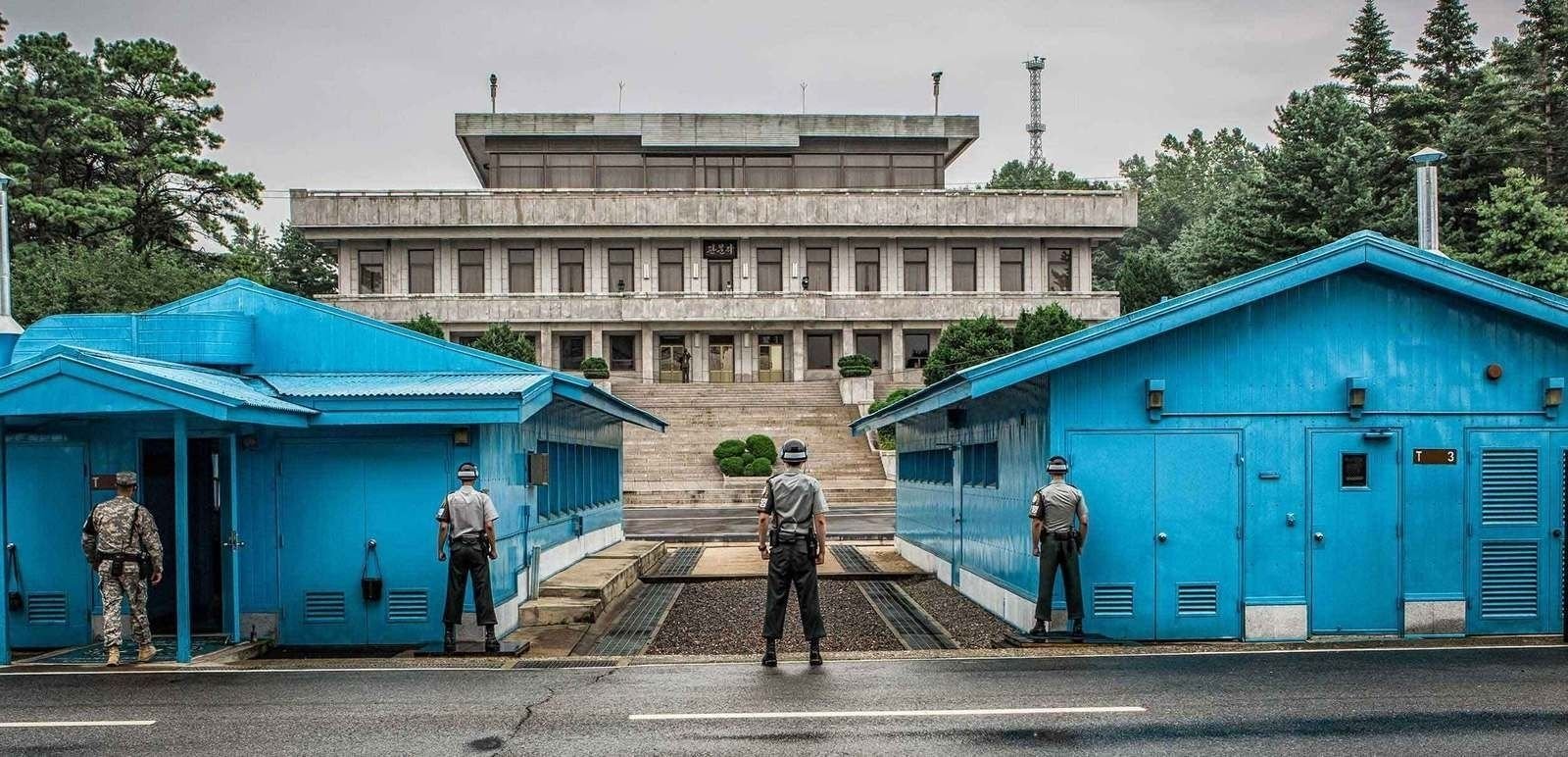 Хойд Солонгосын дүрвэгч цэргийн амь нас дээсэн дөрөөн дээр байна