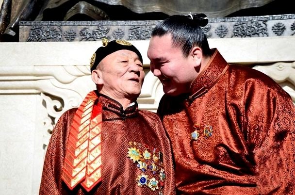 М.ДАВААЖАРГАЛ: ААВЫГАА АМЬД СЭРҮҮНД НЬ БАЯРЛУУЛСАНДАА Л СЭТГЭЛ ХАНГАЛУУН ЯВДАГ