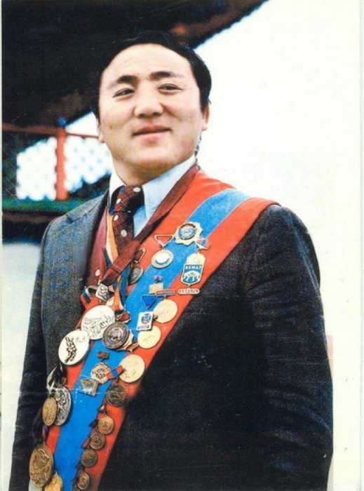 Монголоо алдаршуулсан олимпийн баатрууд