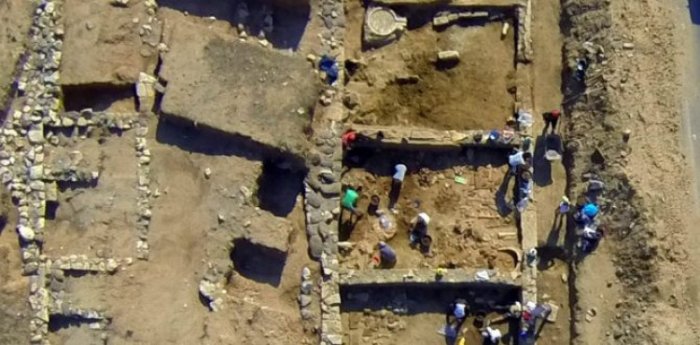 Грекийн археологичид шинэ хот илрүүлжээ