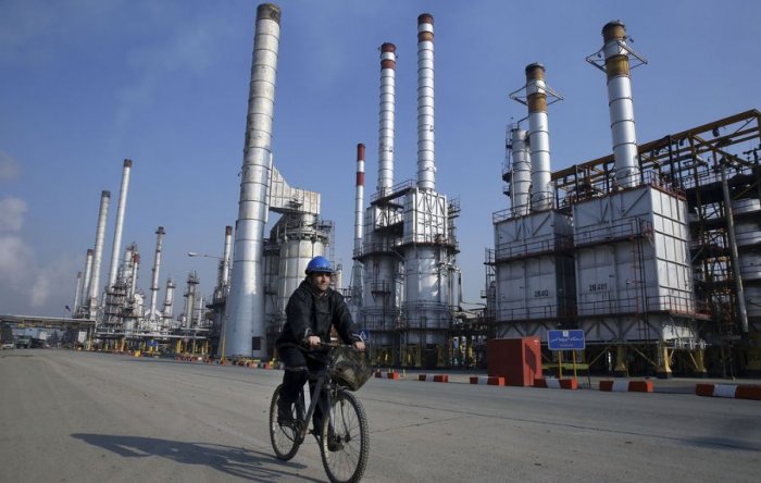 Ираны газрын тосны экспорт гурав дахин буурч магадгүй