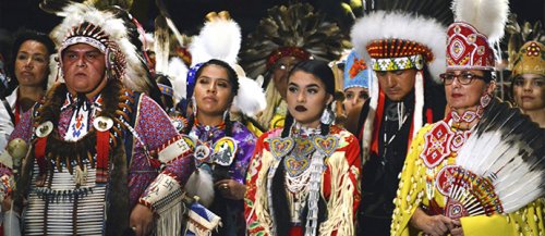АНУ-д үлдсэн индианчуудын амьдралын тухай 17 баримт