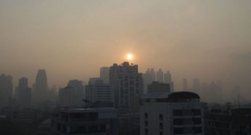 Тайландад агаарын бохирдлоос болж, 400 гаруй сургуулийг ХААЛАА