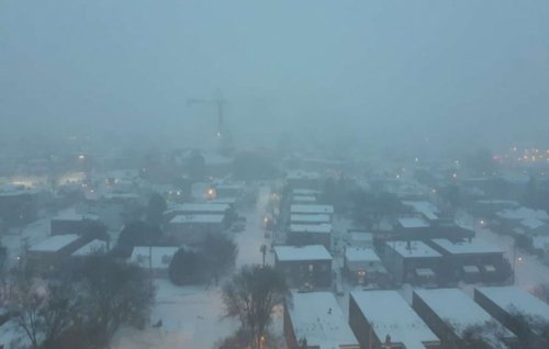 Канадын нийслэл хотод их хэмжээний цас орж эхэлжээ