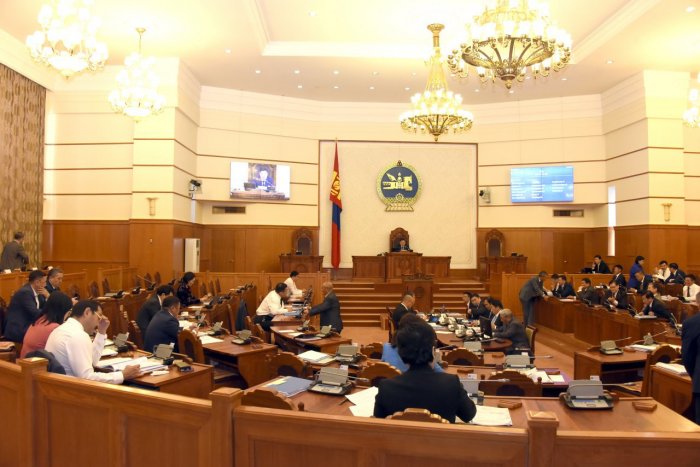 Монгол Улсын Үндсэн хуульд оруулах нэмэлт, өөрчлөлтийн төслийг хэлэлцэхийг 98.4 хувийн саналаар дэмжлээ