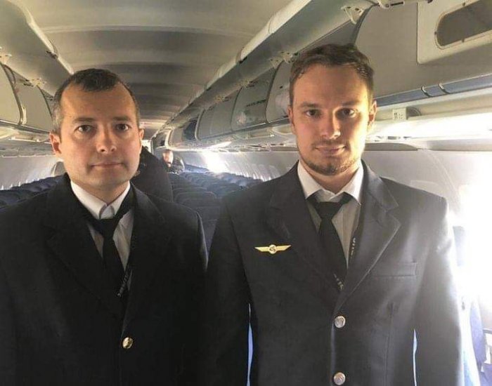 Осолдсон онгоцыг тариалангийн талбайд буулган зорчигчдын амийг аварсан нисгэгчдэд Оросын баатар цол олгожээ