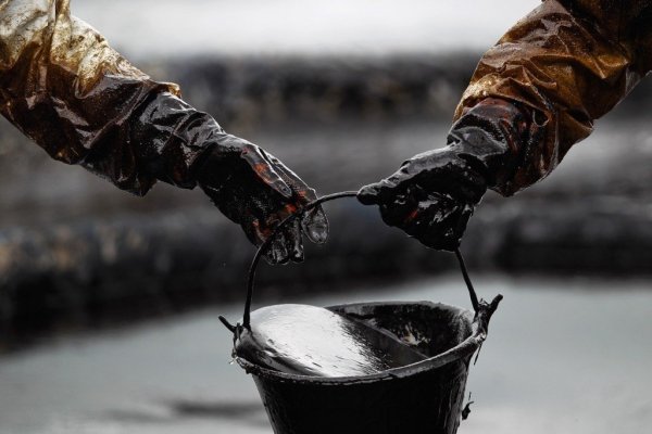 Нефтийн олборлолтыг үргэлжлүүлэн бууруулна