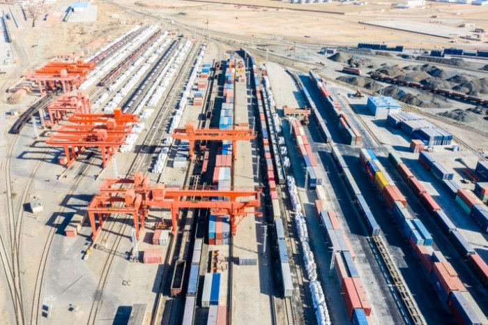 БНХАУ-ын Эрээн боомт Хятад-Европ чиглэлийн 57 галт тэрэгний шугамыг ажиллуулж байна