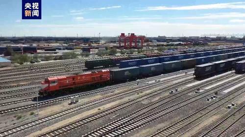Хятад-Европ чиглэлээр 2000 гаруй ачааны галт тэрэг нэвтрэв
