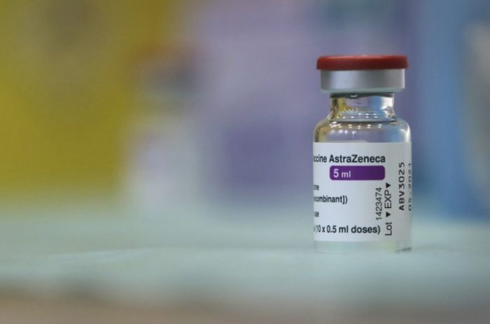 “AstraZeneca”-ийн вакцин сөрөг нөлөө үзүүлж болзошгүйг үйлдвэрлэгчид хүлээн зөвөөрчээ