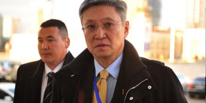 Ард түмний бухимдал ба С.Баярын стратеги