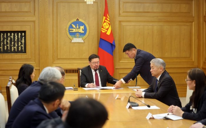 “Хэрэлдэж талцаж биш хийж бүтээж, эдийн засгаа тэлнэ”