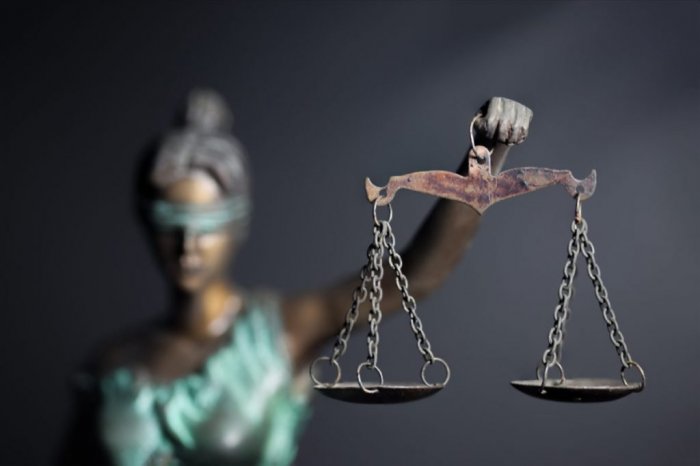 Иргэдийн 90 хувь нь итгэдэггүй Шүүхэд парламентыг хаяж өгөх нь ардчиллын ухралт биш үү…