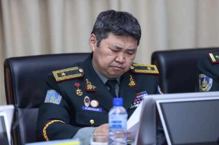 Д.Батлут: Урсгал зардлыг хэмнэж, зайлшгүйгээс бусад бүх хурал, зөвлөгөөнийг цахимд шилжүүллээ Д.Батлут: Урсгал зардлыг хэмнэж, зайлшгүйгээс бусад бүх хурал, зөвлөгөөнийг цахимд шилжүүллээ