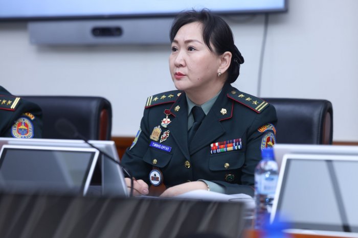 Д.Батлут: Урсгал зардлыг хэмнэж, зайлшгүйгээс бусад бүх хурал, зөвлөгөөнийг цахимд шилжүүллээ Д.Батлут: Урсгал зардлыг хэмнэж, зайлшгүйгээс бусад бүх хурал, зөвлөгөөнийг цахимд шилжүүллээ