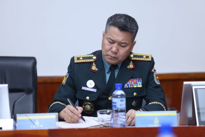 Д.Батлут: Урсгал зардлыг хэмнэж, зайлшгүйгээс бусад бүх хурал, зөвлөгөөнийг цахимд шилжүүллээ Д.Батлут: Урсгал зардлыг хэмнэж, зайлшгүйгээс бусад бүх хурал, зөвлөгөөнийг цахимд шилжүүллээ