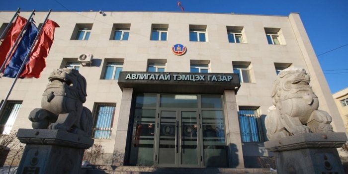 Зам тээврийн яамны Төрийн нарийн бичгийн дарга Н-д холбогдох эрүүгийн хэрэгт 7,5 тэрбум төгрөгөөр үнэлэгдэх 17 үл хөдлөх хөрөнгө, 3 тээврийн хэрэгслийг битүүмжиллээ