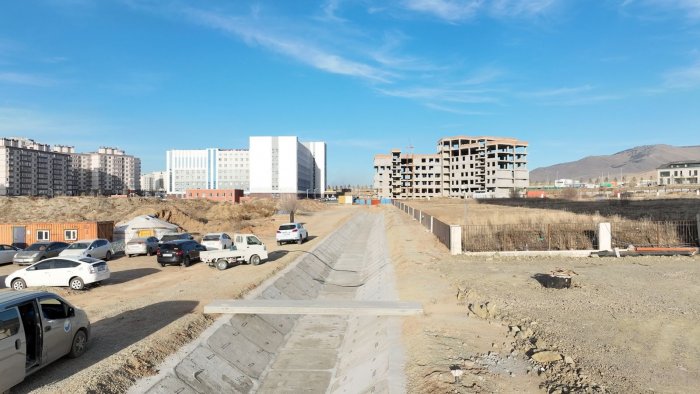 17 км гаруй борооны ус зайлуулах шугам угсарчээ