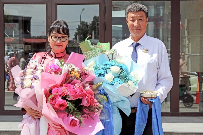 “МОНГОЛЫН ТӨМӨР ЗАМ” ТӨХК-ИЙН АЖИЛТНУУД ТӨРИЙН ДЭЭД ОДОНГООР ШАГНУУЛЛАА “МОНГОЛЫН ТӨМӨР ЗАМ” ТӨХК-ИЙН АЖИЛТНУУД ТӨРИЙН ДЭЭД ОДОНГООР ШАГНУУЛЛАА