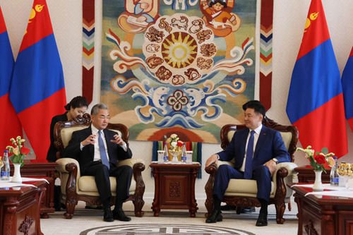 Монгол Улсын Ерөнхийлөгч У.Хүрэлсүх Ван И-г хүлээн авч уулзав
